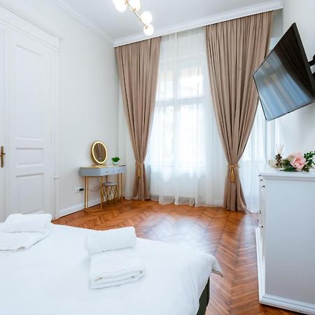 Apartament De Lux Central, P-Ta Matei Corvin Kluž Exteriér fotografie