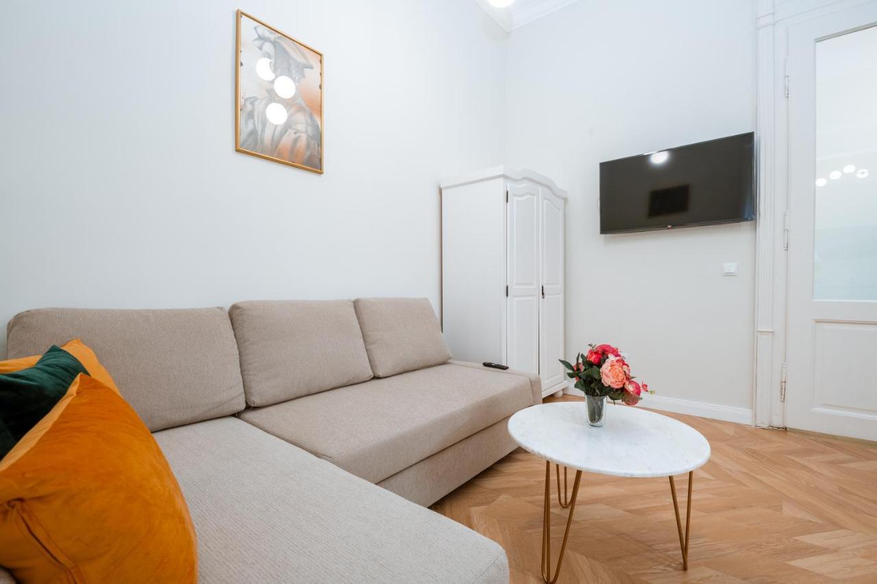 Apartament De Lux Central, P-Ta Matei Corvin Kluž Exteriér fotografie